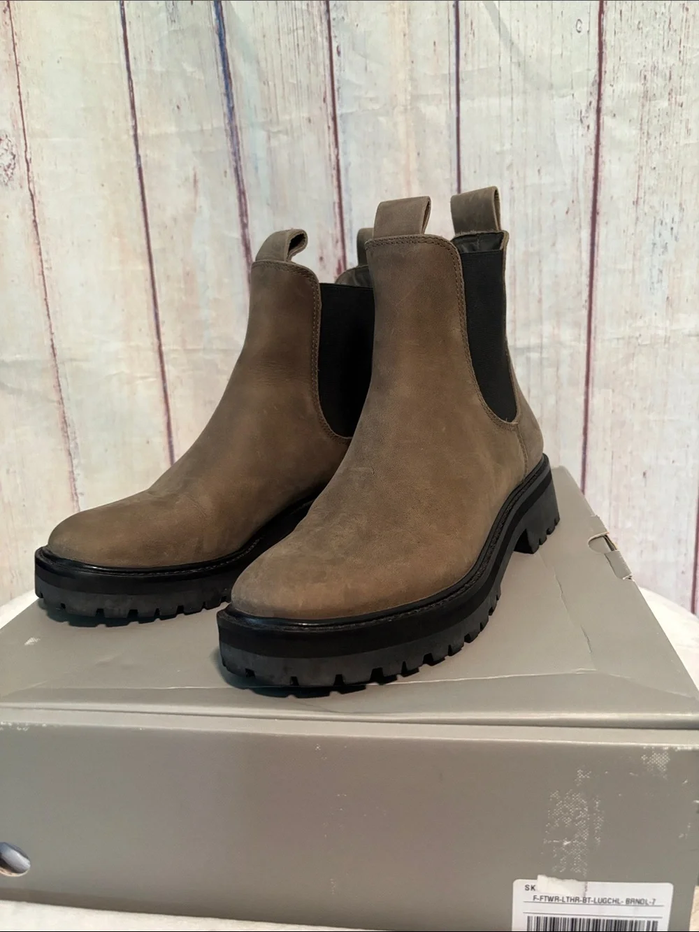 Everlane The Lug Chelsea Boot